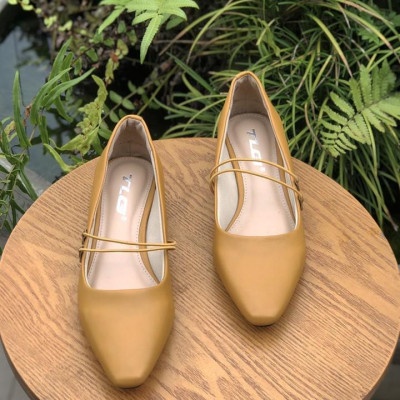 Giày nữ 1 phân hot trend  trẻ trung năng động 21018