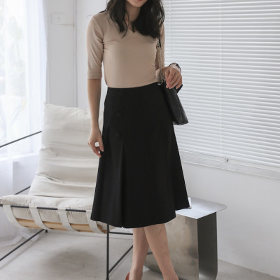 De Leah - Chân Váy Midi Xếp Li Cúc Bọc - Đen