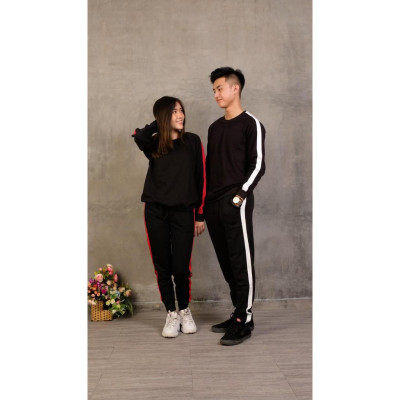 ÁO SWEATER ĐEN TRƠN TAY PHỐI 3 SỌC TRẮNG