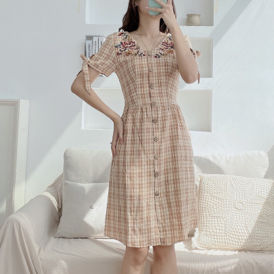 Váy đầm xòe ngắn tay vải kẻ vàng Floral dress Burny V4003549KV