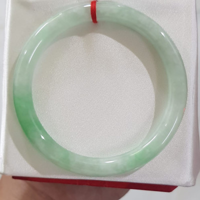 Vòng Tay Nữ đá ngọc cẩm thạch tự nhiên A Trắng Lý Sao 53mm x 7mm Trắng đậu lý nhẹ bóng 52kg - 58kg ạ