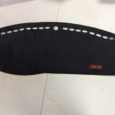 Thảm chống nóng Taplo nhung xe Suzuki XL7/ XL-7 2020- 2023 chống nóng tốt, chống trơn trượt, chuẩn khít