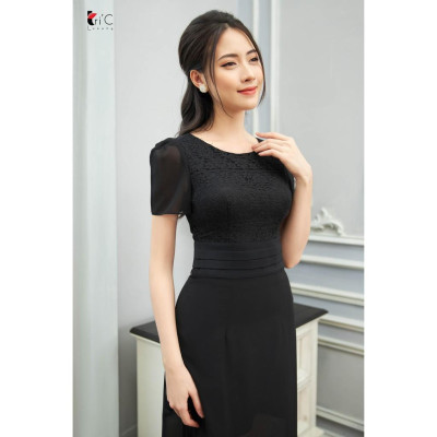 Đầm ren ôm Tri