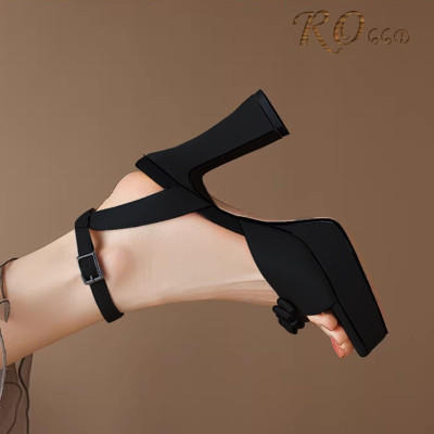 Sandal nữ quai ngang đính nơ, gót trụ ROSATA RO660 cao 8p - Be, Đen - BKSTORE