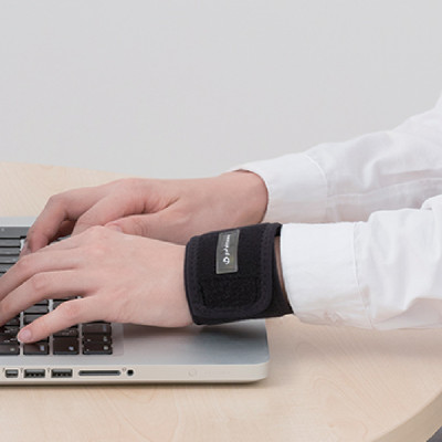 Đai quấn cổ tay và cổ chân Phiten - Titanband Rakuwa (2 Cái) TB194001