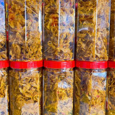 Mực khô xé sợi gói 1 kg đã chế biến ăn liền ngon ơi là ngon của shop Đặc Sản Biển Phan Thiết NGỌC DŨNG. Hạn sử dụng 12 tháng kể từ ngày đặt hàng
