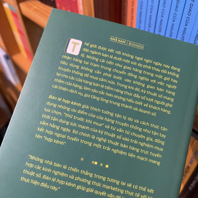 Sách - Bán lẻ hợp kênh: Bí quyết kết hợp thành công giữa kinh doang truyền thống và trực tuyến (Nhã Nam HCM)