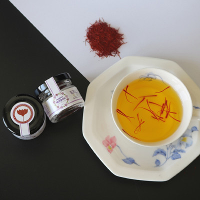 Combo 3 hộp (hộp/1gr) saffron Kingdom Herb, nhụy hoa nghệ tây Iran chính hãng super negin thượng hạng (Tặng táo đỏ Tân Cương 10g, bình nước và nhíp gắp)