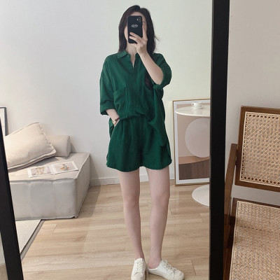 Set áo sơ mi và quần short màu xanh rêu, đủ size, nhẹ nhàng, phong cách Hàn Quốc 2025 Bv03