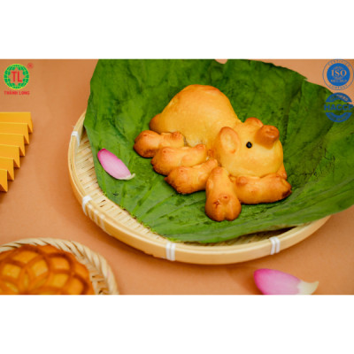 BÁNH TRUNG THU BẦY HEO 5 CON THÀNH LONG - NHÂN ĐẬU XANH 220G - VIỆT NAM