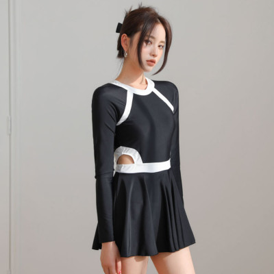 Bộ đồ bơi bikini nữ kín đáo 1 mảnh đi tắm biển giấu bụng váy liền áo dài tay - B.42