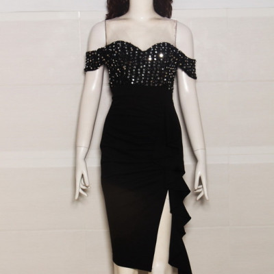 ĐẦM ÔM TRỄ VAI KẾT ĐÁ