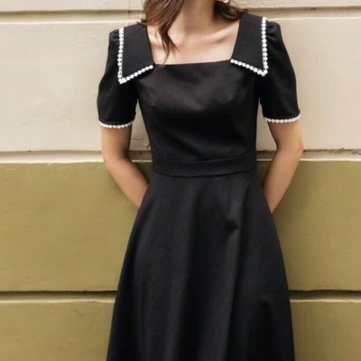 Đầm xòe cổ vuông đính hạt chất thun umi