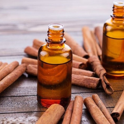 Tinh dầu Quế 100ml nguyên chất từ thiên nhiên, thơm phòng, đuổi muỗi, xông phòng, khử mùi, giải cảm - KingOil