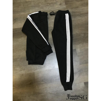 ÁO SWEATER ĐEN TRƠN TAY PHỐI 3 SỌC TRẮNG