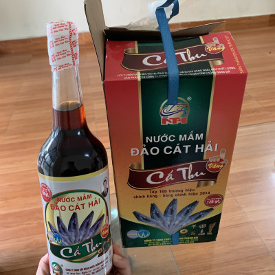 Hộp 4 chai Nước Mắm Cá Thu Vàng hàm lượng Protein cao, dung tích 650ml/1 chai