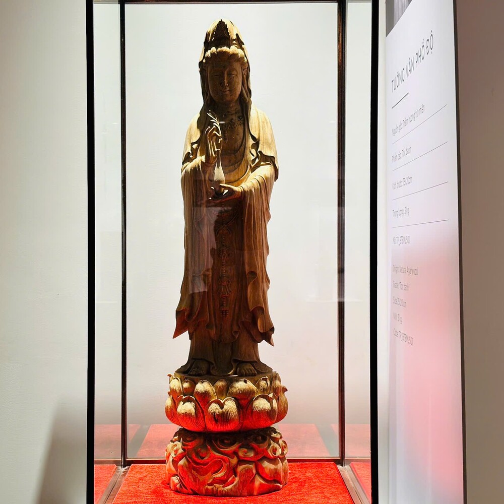 Tuong Van Pho Do Agarwood Sculpture