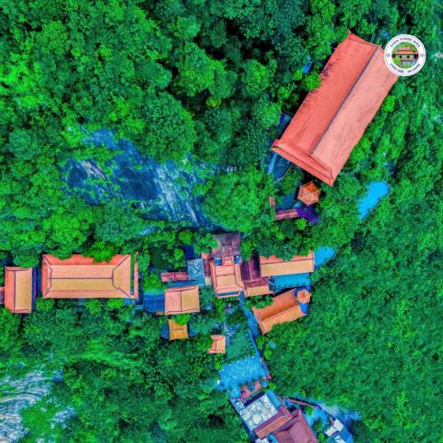 Tóm Tắt Quá Trình Hình Thành Và Xây Dựng Chùa Hang