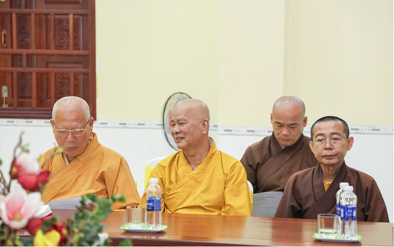 3. Thống nhất thành lập Tổ công tác đặc biệt để phối hợp với Cơ quan Nhà nước xã Tân Thạnh và thị xã Tân Châu trong công tác tổ chức Đại lễ Phật đản PL. 2569 - DL. 2025 tại chùa Phù Sơn