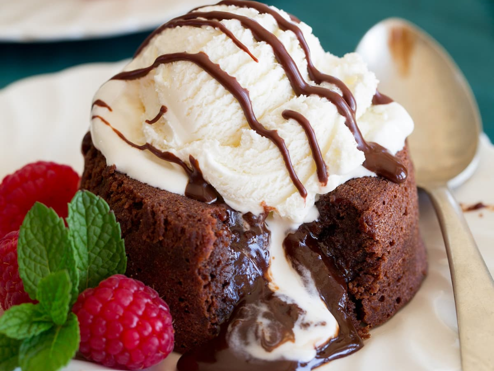 Chocolate cùng với bánh
