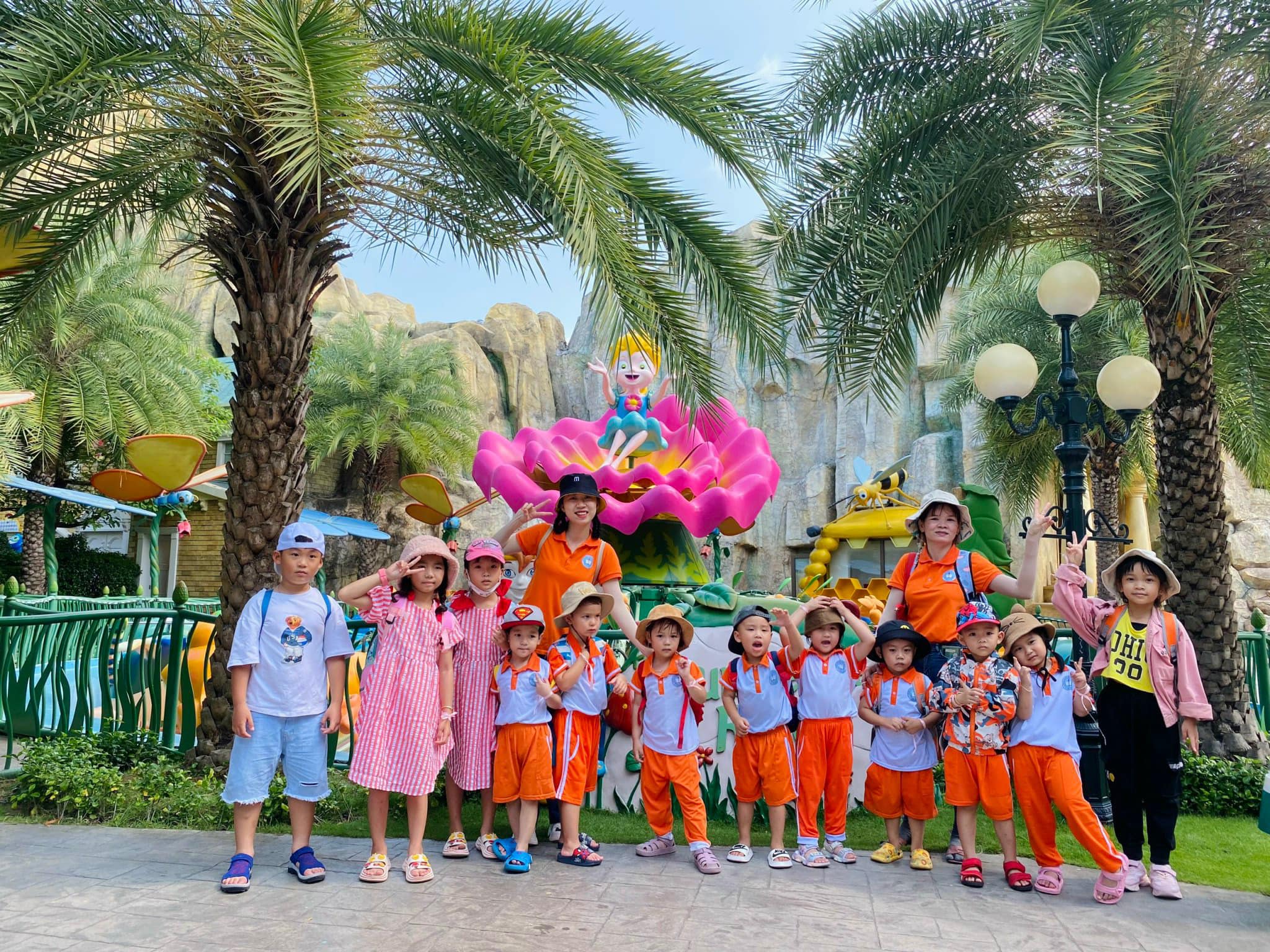 Hình ảnh vui chơi của bé