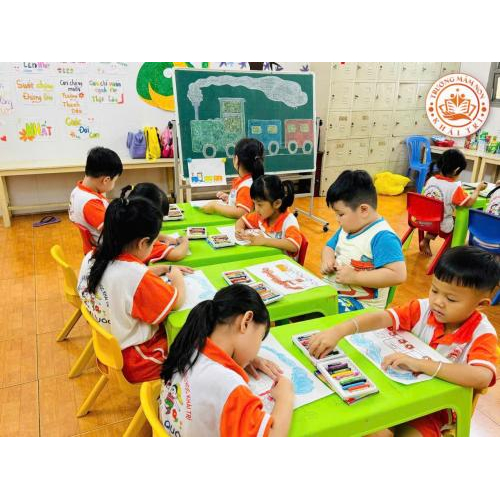 Hoạt động tô màu xe lửa