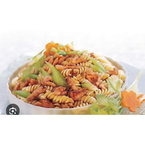 Nui trộn thịt rau củ