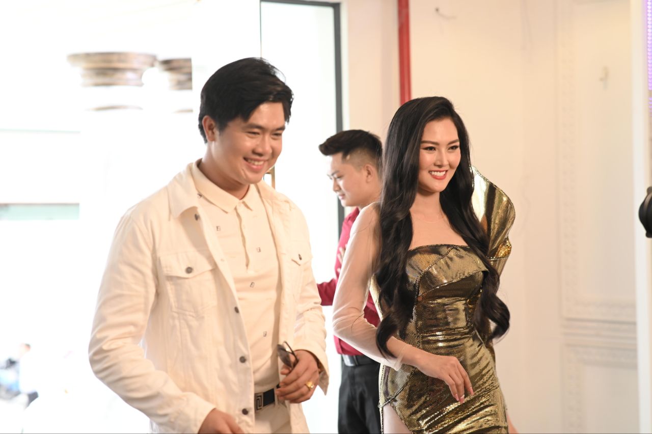 Oscar Karaoke là nơi gặp gỡ và hát cùng hoa hậu & ca sĩ