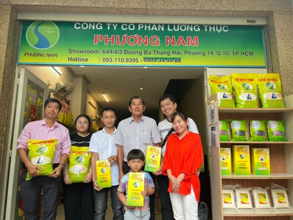 1. Tiểu sử và sự nghiệp