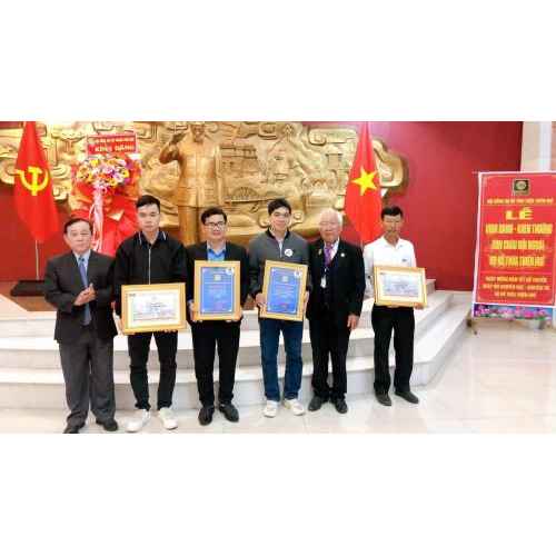 Lễ Vinh Danh - Khen Thưởng Con Cháu Nội Ngoại Họ Hồ Thừa Thiên Huế