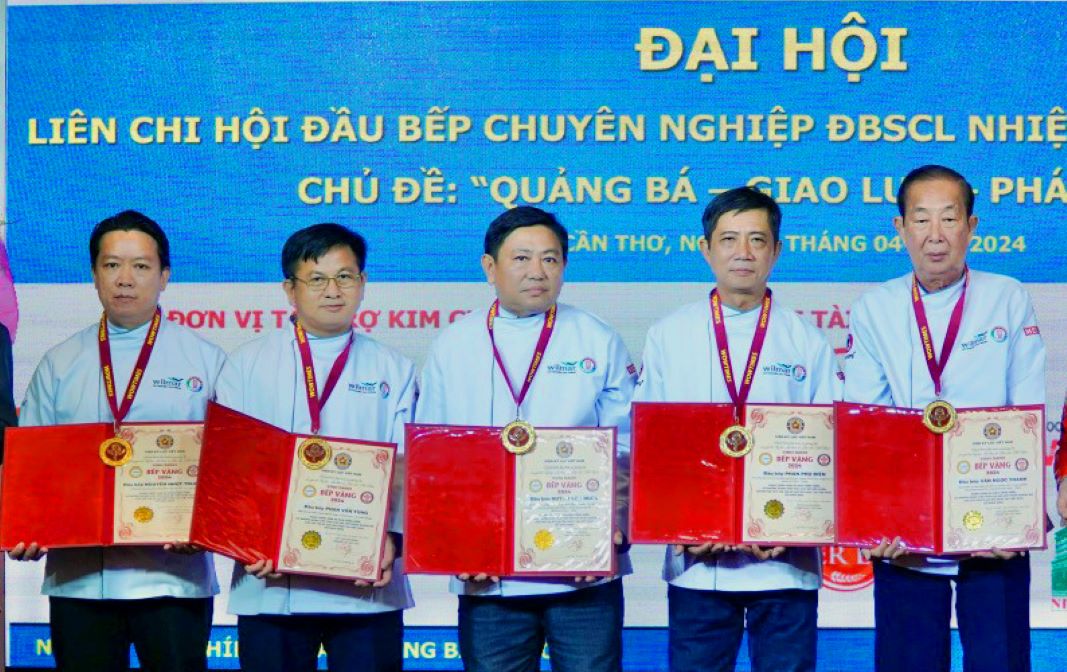 Chủ tịch Hiệp hội đầu bếp tỉnh Kiên Giang được vinh danh Bếp vàng năm 2024