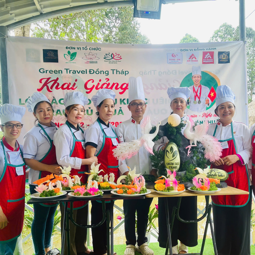 Bế Giảng Lớp Điêu Khắc Rau – Củ – Quả: Hành Trình Ngắn, Giá Trị Lâu Bền