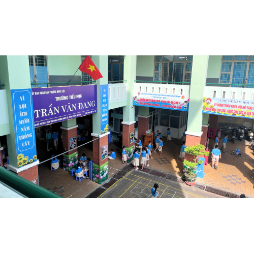 Ngôi trường nhỏ mang hơi thở yêu thương