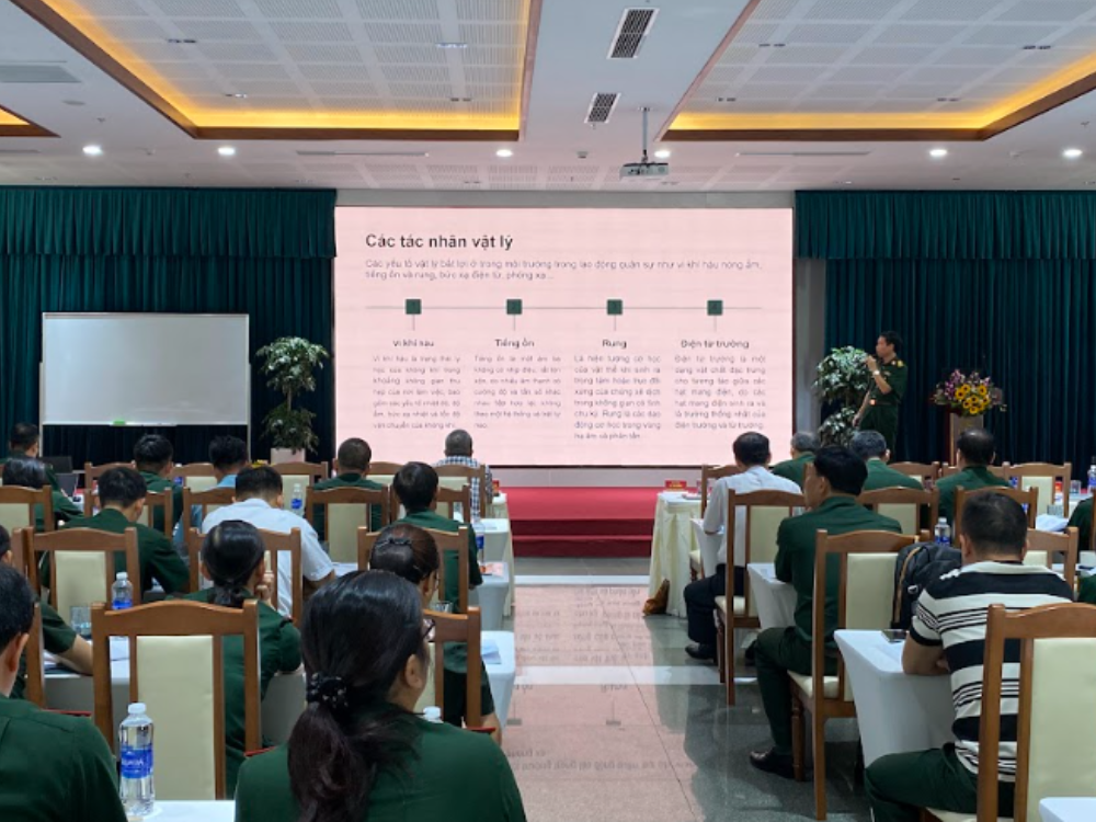 Lớp tập huấn dinh dưỡng và sức khỏe nghề nghiệp