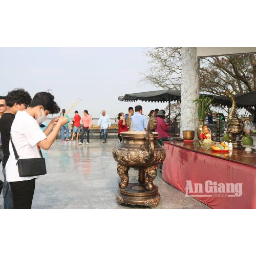 Núi Sam Những Ngày Gần Khai Hội