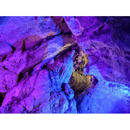 3.2. Khám phá vẻ đẹp độc đáo của Núi Đá Dựng, Hà Tiên